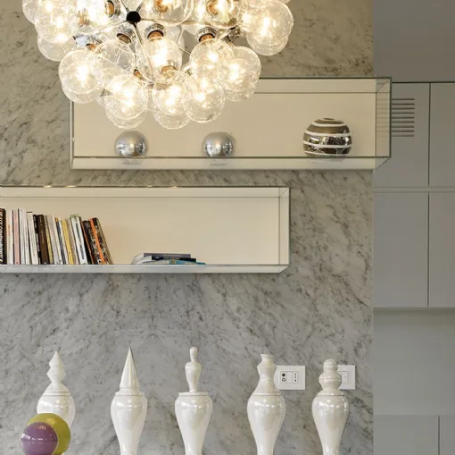 Carta da parati monocromatica White Marble di Inkiostro Bianco