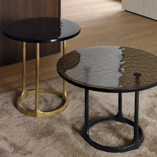 Tavolino rotondo in vetro ricotto increspato con base in fusione di ottone Aster di Molteni & C