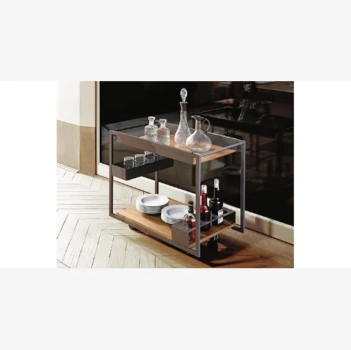 Tavolino su ruote con piani in legno di Noce Mojito di Cattelan Italia