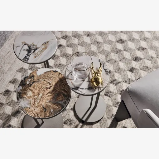 Tavolino in metallo con piano in ceramica Sting di Cattelan Italia