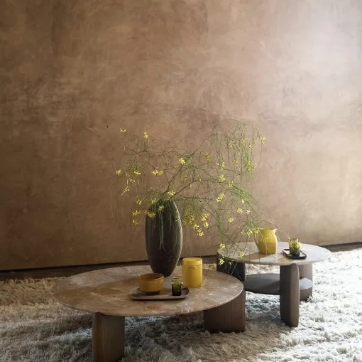 Tavolino Kanji con top in marmo di Tacchini