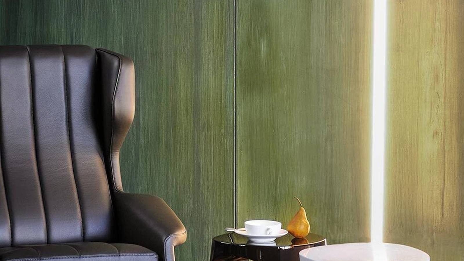 Tavolino in polipropilene Polar di Tacchini