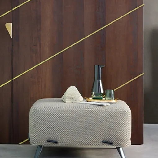 Pouf Cuff in tessuto con piedini in metallo di Bonaldo