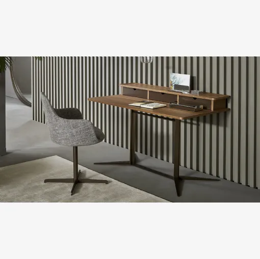 Scrittoio Nelson in legno con base in metallo di Bonaldo