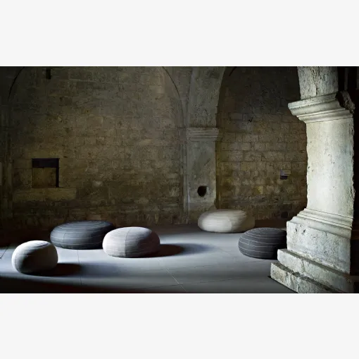 Pouf in tessuto Spin di Tacchini