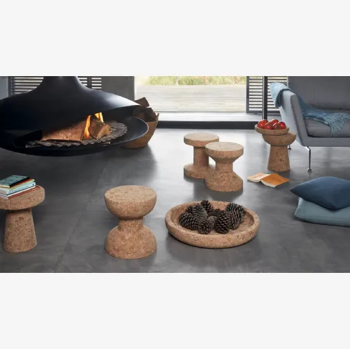 Tavolini in sughero realizzati in diverse forme Cork Family di Vitra