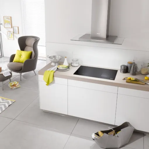 Cappa Aspirante DA 5798 W Next Step a parete con illuminazione Led di Miele