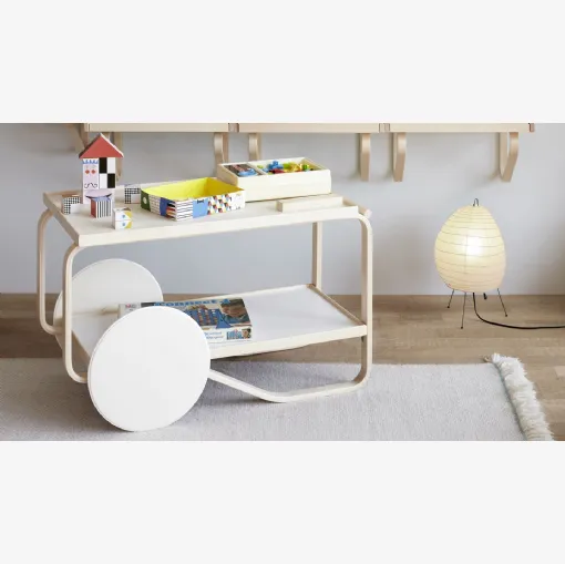 Lampada da terra realizzata in carta washi Akari 1N di Vitra
