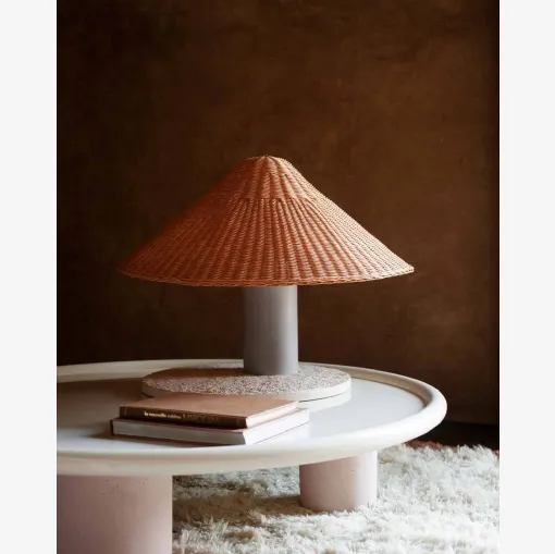 Lampada da tavolo in midollino, cemento e pietra Alma di Tacchini