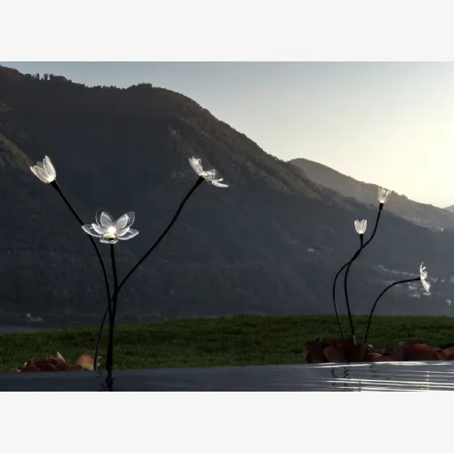 Lampada outdoor Blum Flower in metallo e PVC di Linea Light