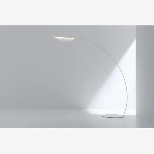 Lampada da terra Diphy in alluminio con diffusore in PMMA di Stilnovo