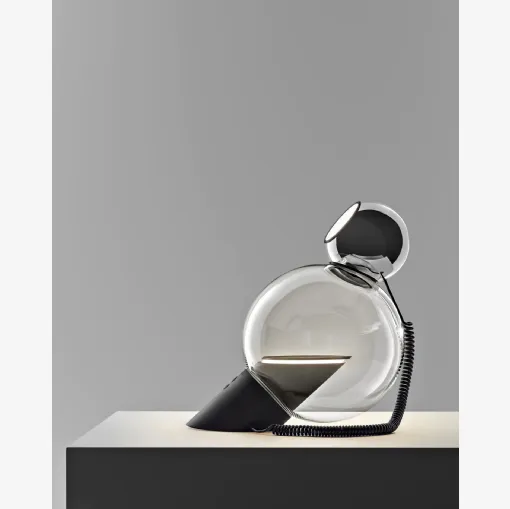 Lampada da tavolo Gravita di Stilnovo