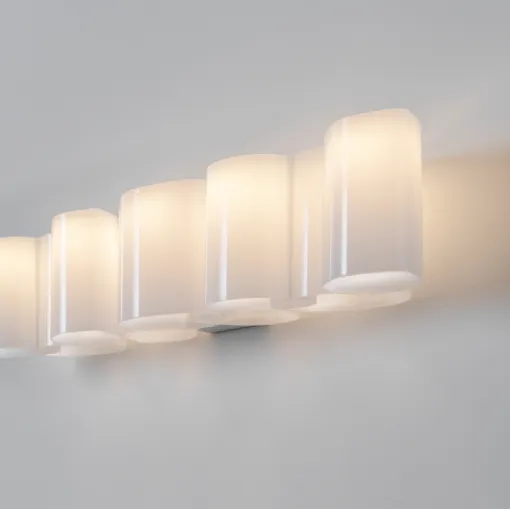 Lampada da parete Honey in policarbonato bianco lucido di Stilnovo