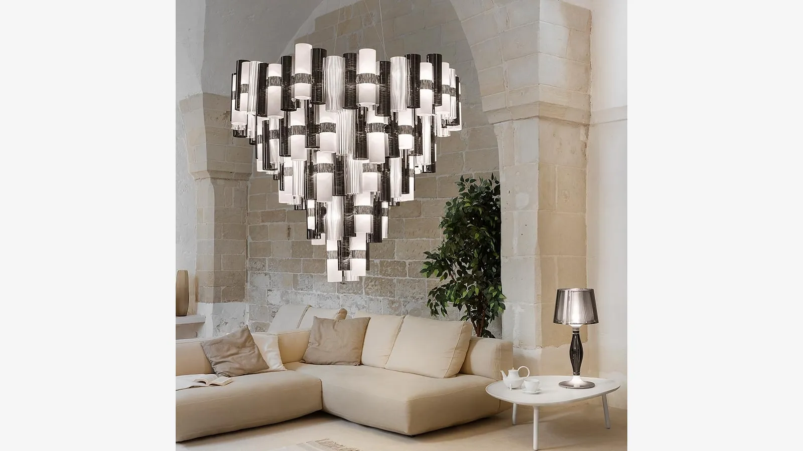 Lampada scenografica dal look retrò La Lollona di Slamp