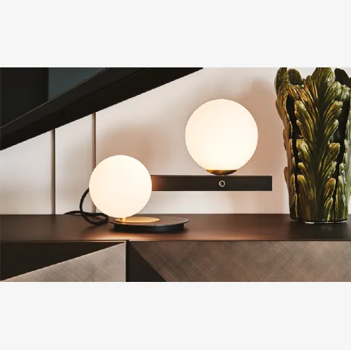 Lampada da tavolo in vetro e metallo Planeta di Cattelan Italia