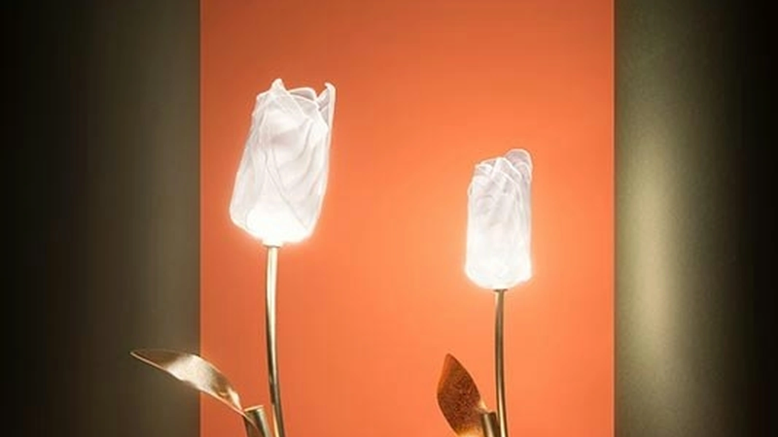 Lampada da tavolo Tulip Battery di Slamp