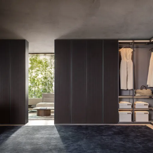 Cabina Armadio con ante battenti Gliss Master-Bamboo rivestite in ecopelle di Molteni & C