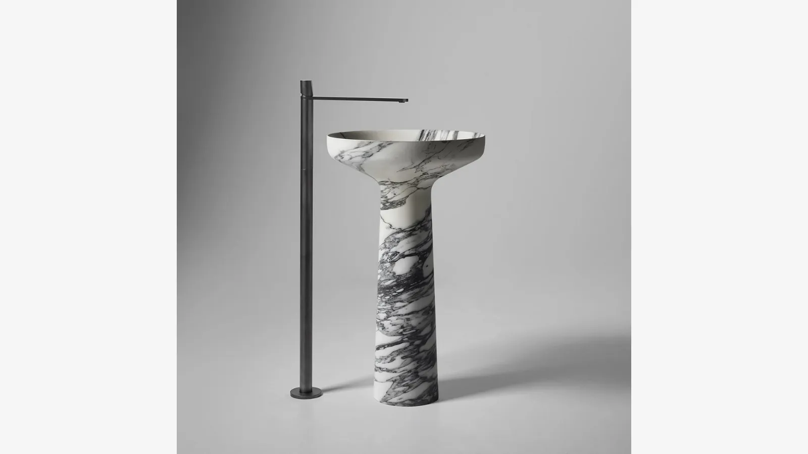 Lavabo a colonna in marmo Ago185 di Antoniolupi