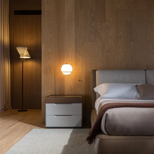Comodino 7070 in laccato opaco e legno di Molteni & C