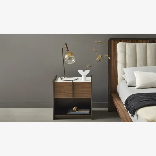 Comodino Aureo in legno con top in ceramica di Bonaldo