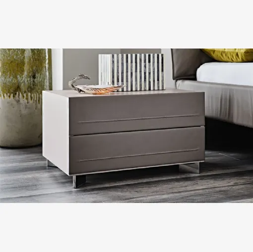 Comodino Dyno in legno rivestito in pelle di Cattelan Italia