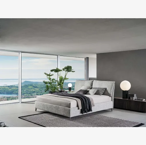 Letto in tessuto con testiera Blanca di Twils