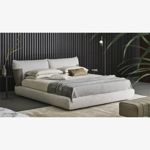 Letto in tessuto imbottito con testiera e box contenitore Blend Bed di Bonaldo