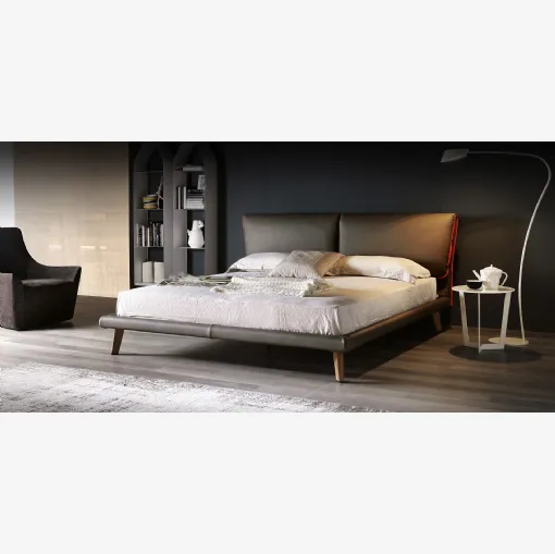Letto imbottito con testiera Adam di Cattelan Italia