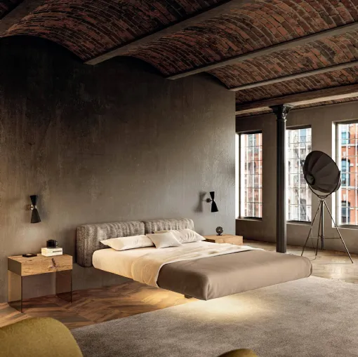 Letto sospeso con testiera imbottita Fluttua 1662 di Lago