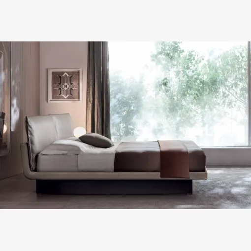 Letto in pelle con box contenitore Honey di Molteni&C