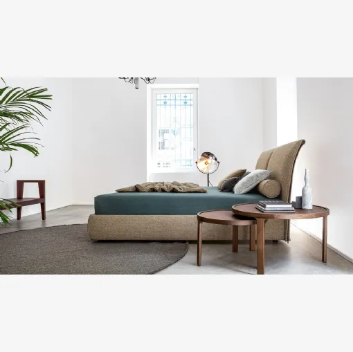 Letto in tessuto con testiera Sail di Twils