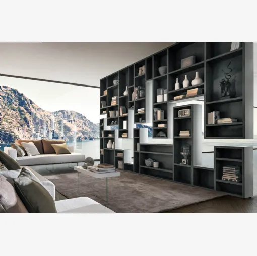 Libreria divisoria di design 30mm Weightless in parte sospesa al soffitto e in parte appoggiata a terra di Lago