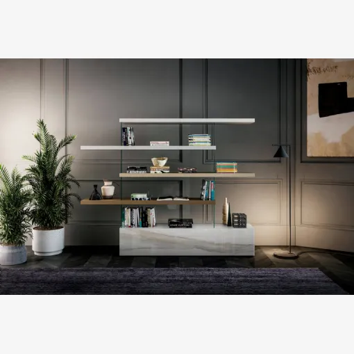 Libreria divisoria Air 0633 con base in vetro e mensole laccate di Lago