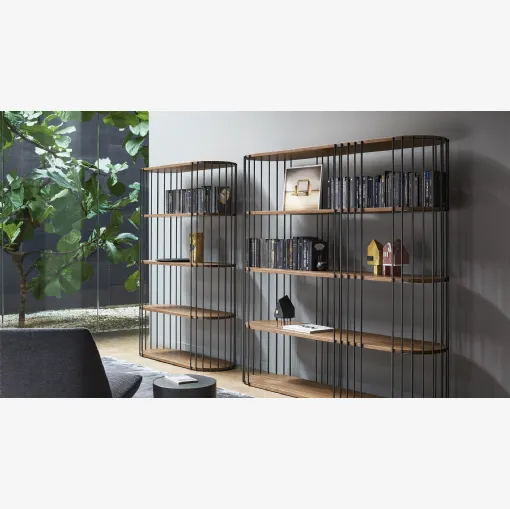 Libreria divisoria in metallo con ripiani in legno Arpa di Bonaldo