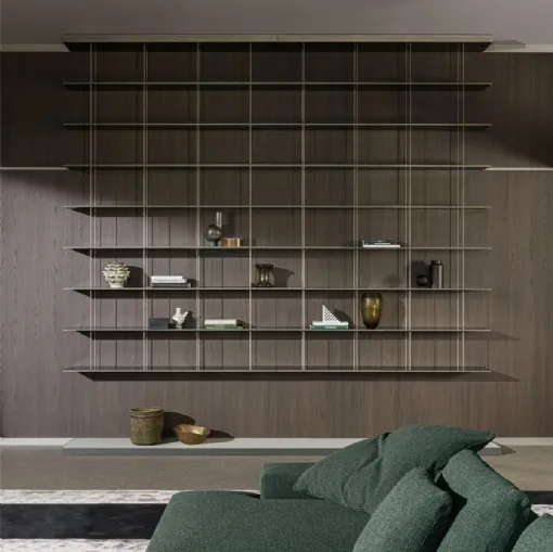Libreria sospesa di design in metallo con mensola unica in legno Graduate di Molteni & C