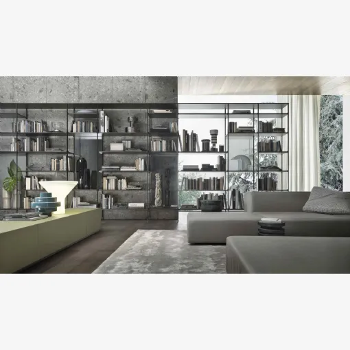 Libreria a muro o divisoria Wind con struttura in alluminio finitura Brown con schienali in vetro di Rimadesio