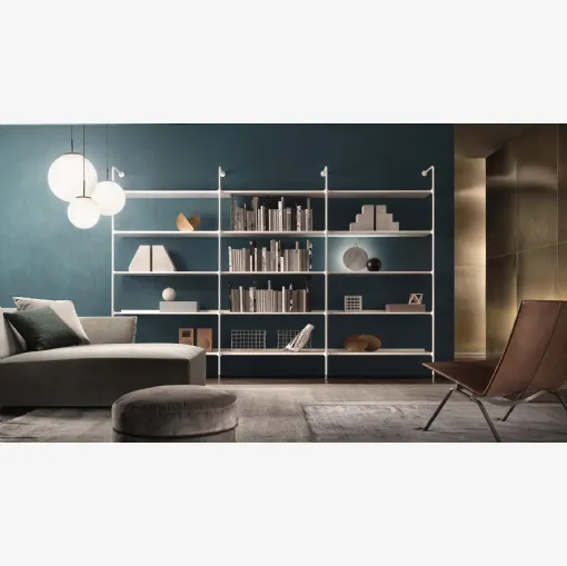 Libreria a muro Wind in alluminio finitura laccato Bianco Latte di Rimadesio