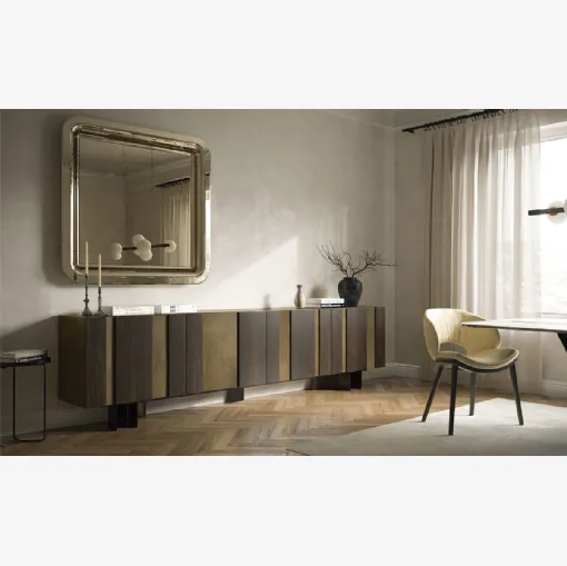 Madia Amsterdam con ante in legno verniciato con inserti in rovere bruciato di Cattelan Italia