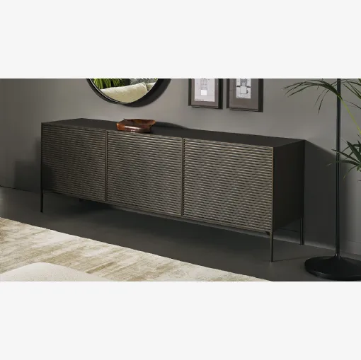 Madia Ruler in legno laccato Piombo opaco con base in metallo di Bonaldo