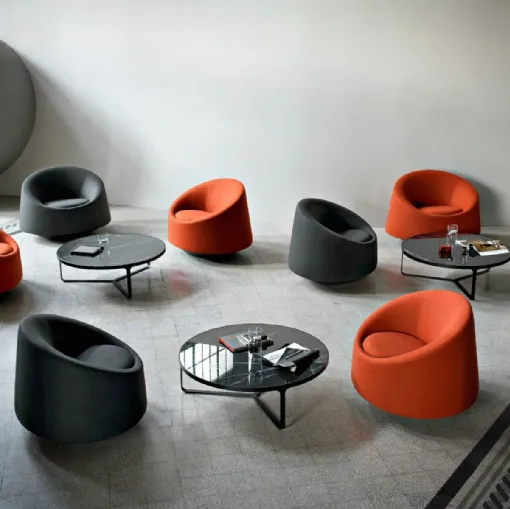 Poltroncina Crystal in tessuto imbottito di Tacchini