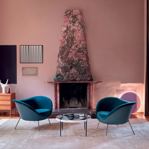 Poltroncina di design in tessuto con gambe in metallo D-154-2 di Molteni & C