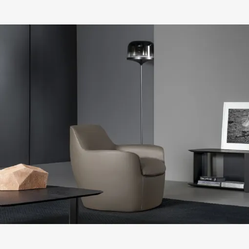 Poltroncina in pelle Kitai di Bonaldo