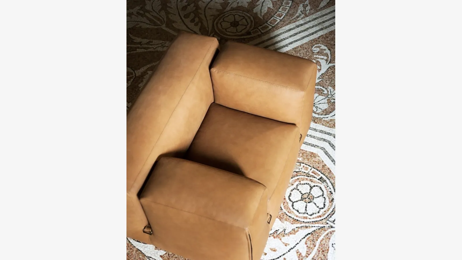 Poltrona in pelle Le Mura di Tacchini