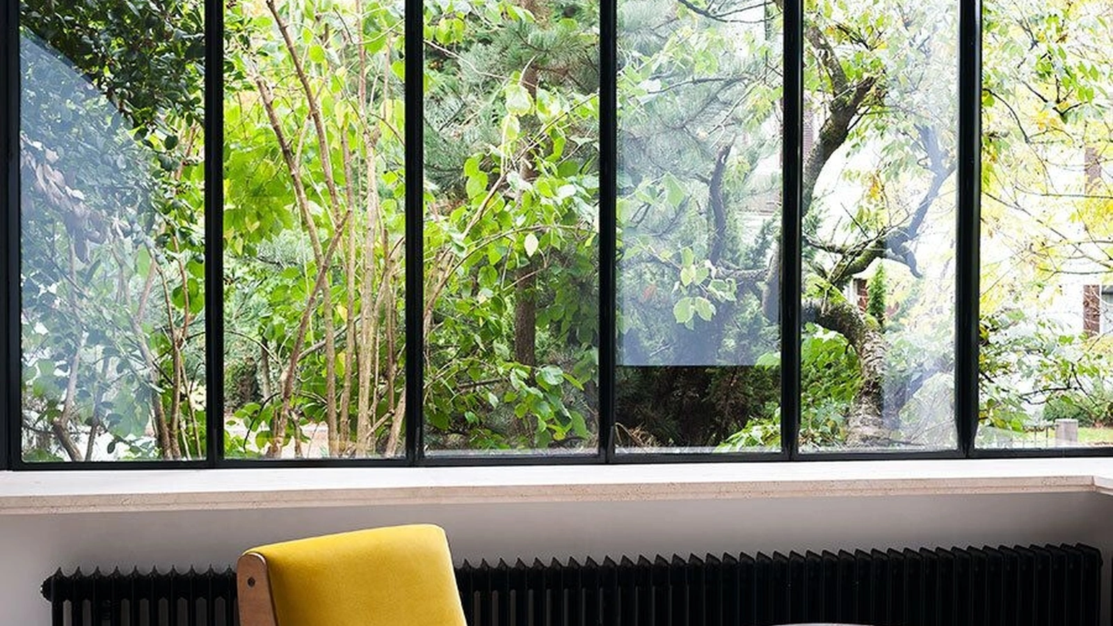 Poltrona Lina in tessuto imbottito di Tacchini