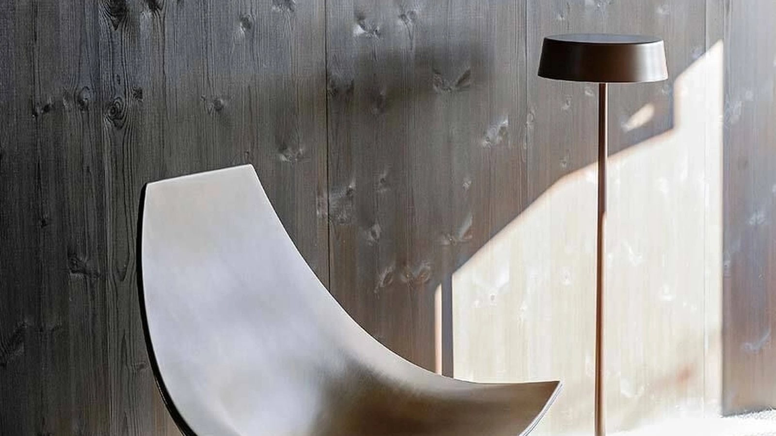 Poltrona in poliuretano Moon di Tacchini