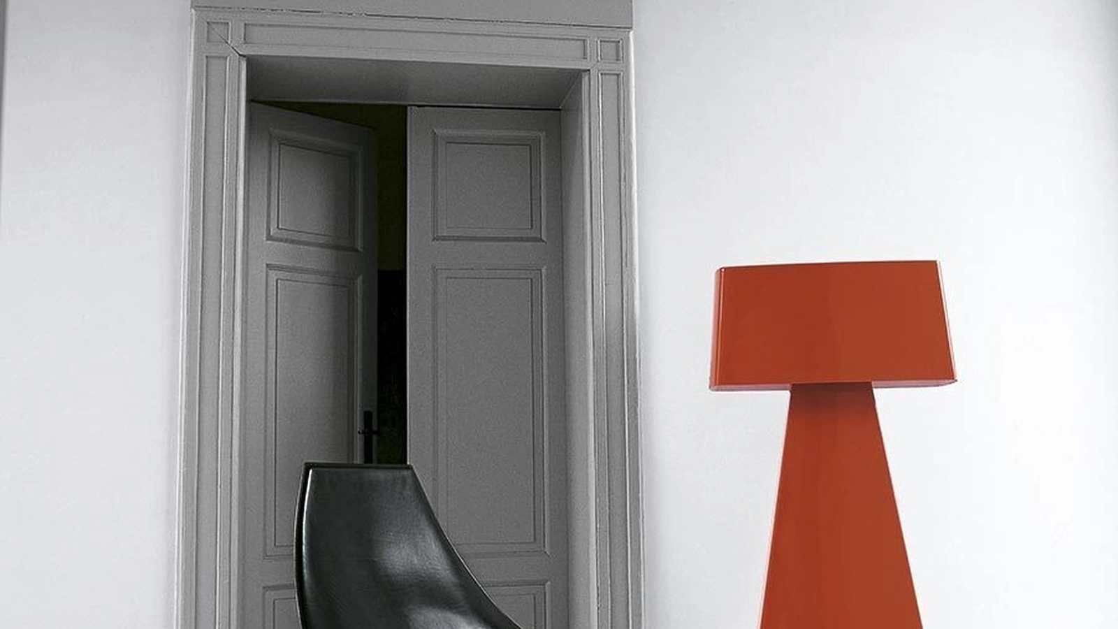 Poltrona in poliuretano Moon di Tacchini