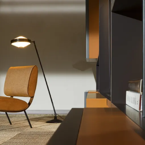 Poltroncina di design in tessuto con struttura in metallo e compensato curvato Round D-154-5 di Molteni & C