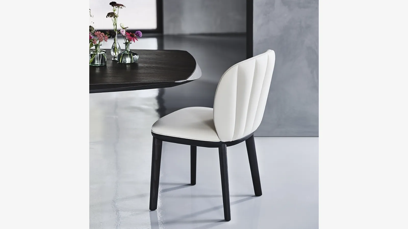Sedia in legno con rivestimento in pelle Chrishell di Cattelan Italia