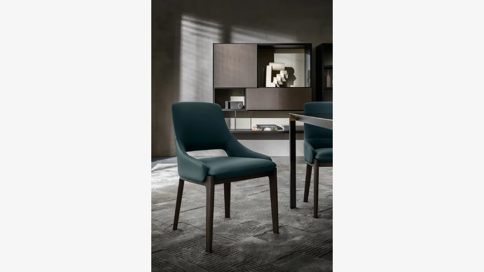 Sedia in pelle Devon di Molteni & C