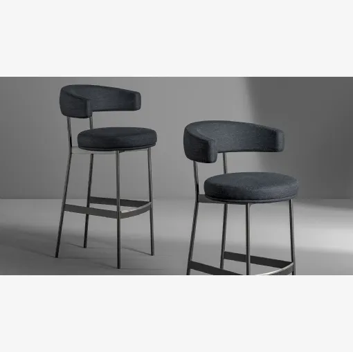Sgabello Neuilly Too in tessuto imbottito con struttura in metallo di Bonaldo